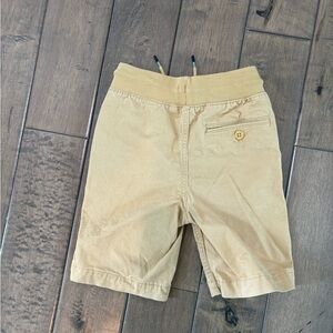Like new boys Gap khaki shorts